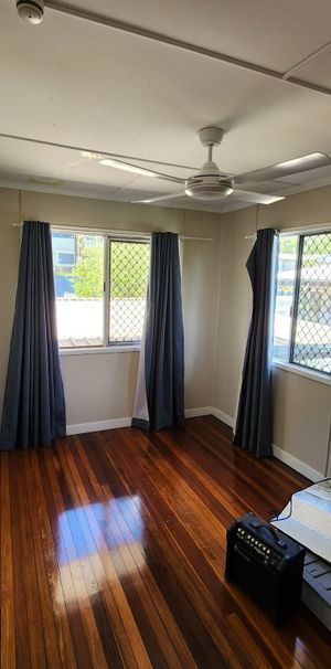 Stafford Heights - Photo 1