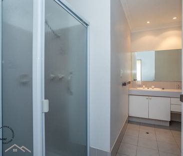 Spacious Family Home with Powered Workshop and Study! - Photo 1