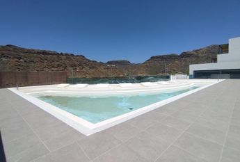 Puerto Rico, Canary Islands 35130