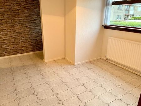 6 Broadway Avenue, Carrickfergus, BT38 8DD - Photo 4