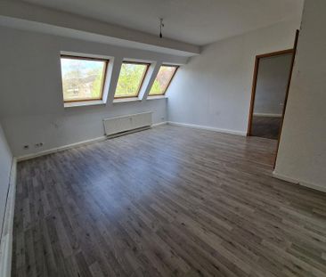 So gemütlich - schöne 2-Zimmer-Wohnung im Dachgeschoss, 1 Nettokalt... - Photo 1