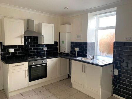 2 bedroom terraced house to rent - Photo 4