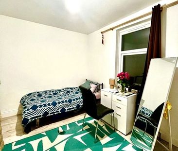 Room in a Shared House, St Peters St, CR2 - Photo 1