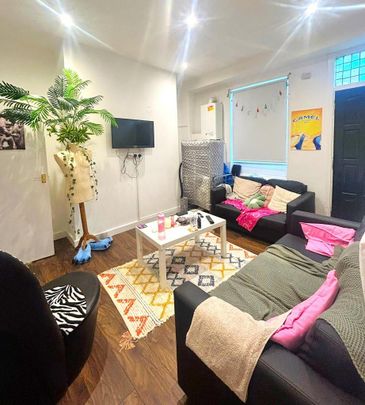 5 bedroom terraced house to rent - Photo 1