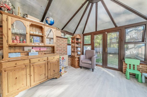 The Close, College Town, Sandhurst, Berkshire, GU47 - Photo 1