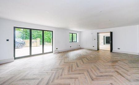 5 bedroom detached house to rent - Photo 3