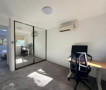 Split level townhouse in Prime Marsfield Location - Photo 6