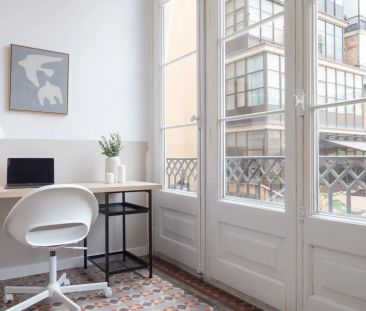 Room in a shared 8-bedroom apartment for rent in la Dreta de l'Eixample, perfect for professionals and students - Foto 1
