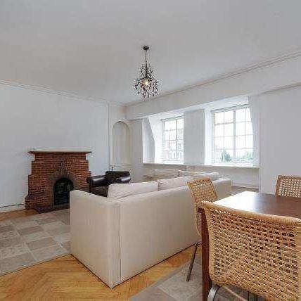 Richmond Hill, Richmond, TW10 - Photo 1