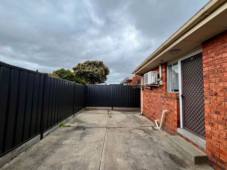 2/93 Barton Street, Reservoir VIC 3073 - Photo 3