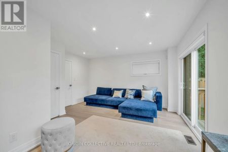 6 HOWICK LANE - Photo 3