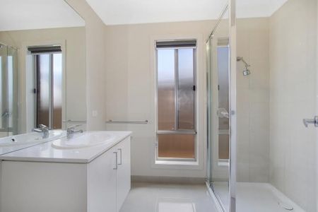 17 ANGUS COURT, Thurgoona NSW 2640 - House For Rent | Domain - Photo 3