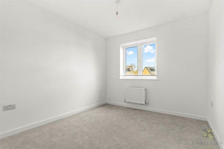 3 bedroom semi-detached house to rent - Photo 5