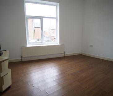 1 Bed Flat To Let on Ribbleton Lane, Preston - Photo 3