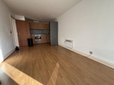 1 bedroom flat to rent - Photo 2