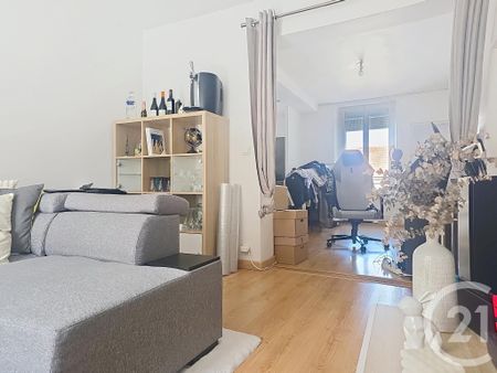 Location Appartement 3 pièces 58m² LA NEUVILLETTE 51100 - Photo 3