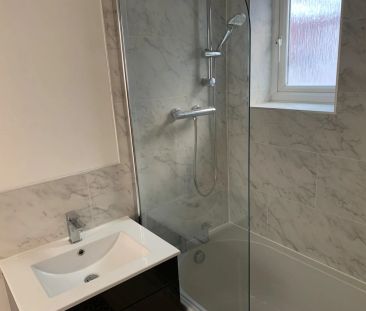 **NO DEPOSIT OPTION AVAILABLE** A recently refurbished terrace prop... - Photo 5