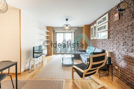 Alquiler de piso en Calle Cardenal Cienfuegos - Photo 2