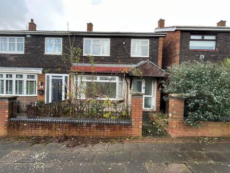 3 bedroom semi-detached house to rent - Photo 4