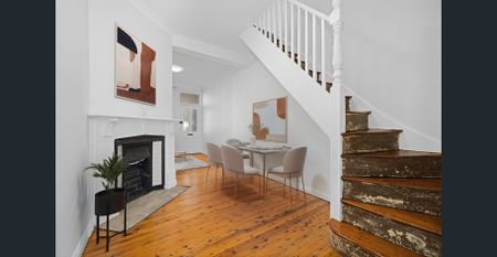 Charming Two-Level Terrace with Balconies & Courtyard - Photo 3