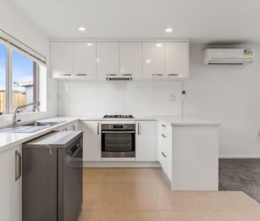 Spacious Fully Renovated Unit - Photo 5