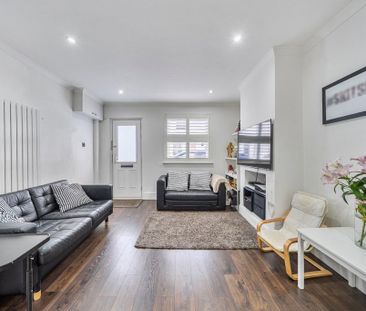 3 bedroom end of terrace house to rent - Photo 4