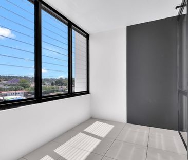 Brand New | North Facing | Level 7 | Access Amazing Amenities - Photo 3