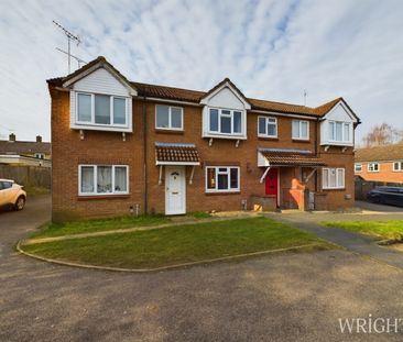 3 bedroom Mid Terraced House - Harwood Close, Welwyn Garden City - Photo 3