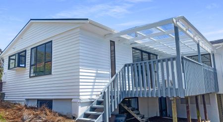 Hillsborough - 4 bedrooms plus huge rumpus - Photo 5