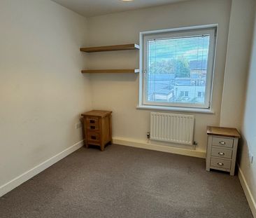 2 Bed Flat, Hillside, NW10 - Photo 4