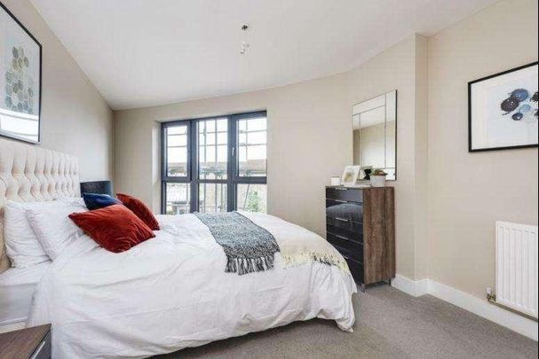 Nether Street, Finchley Central, N3 - Photo 1