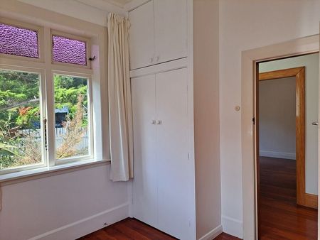 Charming Wadestown 3BR Home w/ Garden! - Photo 4