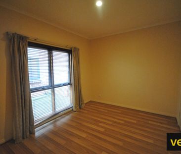 TRENDY 2-BEDROOM HOUSE, BE QUICK, GREAT LOCATION! - Photo 1