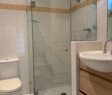 Spacious Three Bedroom Townhouse - Photo 1