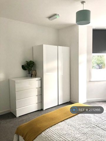 6 bedroom terraced house to rent - Photo 4