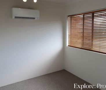 Tidy unit in the CBD - Photo 2