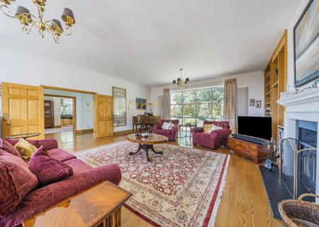 5 bedroom detached house to rent - Photo 2