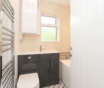 2 bedroom Flat to rent - Photo 6