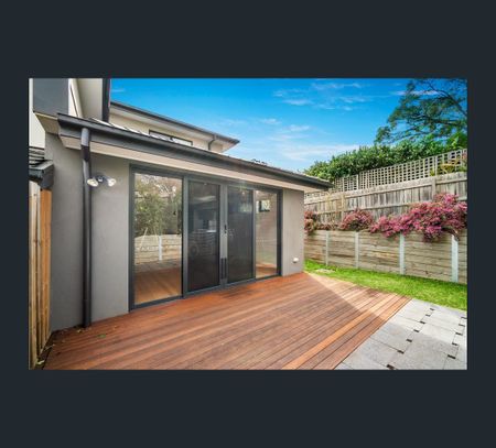 5 Chatsworth Quadrant, Templestowe Lower, Vic 3107 - Photo 3