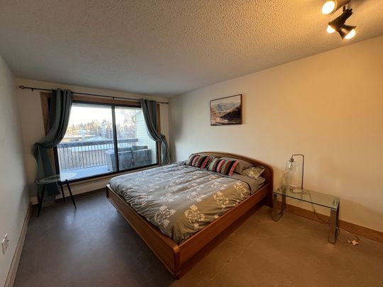 2315 15 St SW, Calgary - Photo 1