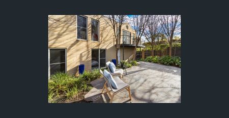 Luxury Beachside Living- Furnished. - Photo 5