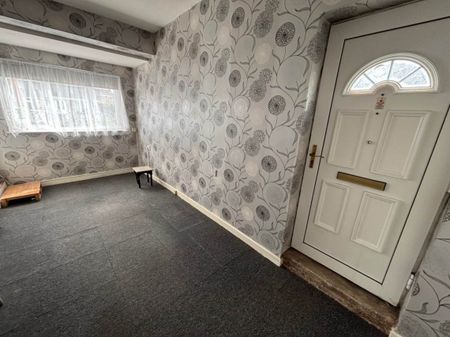 Worle, Weston-super-Mare, North Somerset - Photo 3