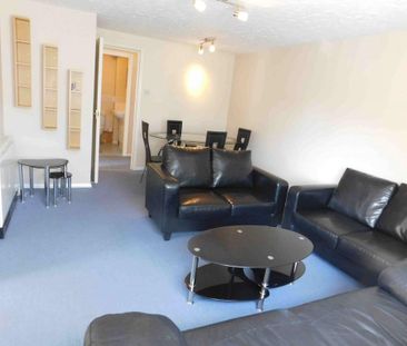 2 bedroom flat to rent - Photo 2
