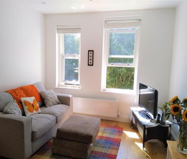 2 bedroom Flat To Let - Photo 1