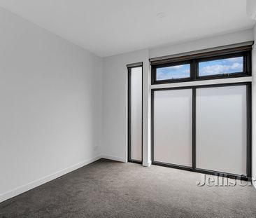 2/18 Becket Avenue, Bentleigh East - Photo 2