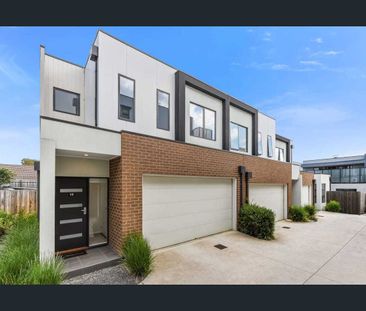 A Perfect Blend of Comfort and Convenience - Photo 2