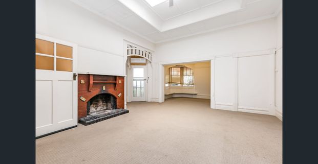 Neat Two Bedroom Unit. - Photo 1