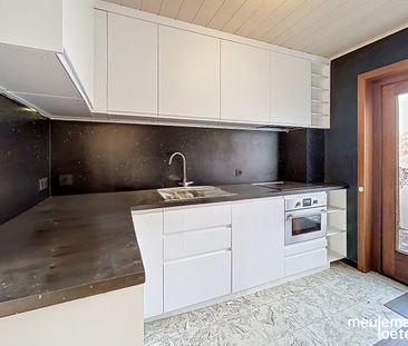 Halfopen gezinswoning met garage en tuin - Foto 4