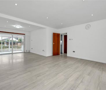 3 bedroom detached house to rent - Photo 4