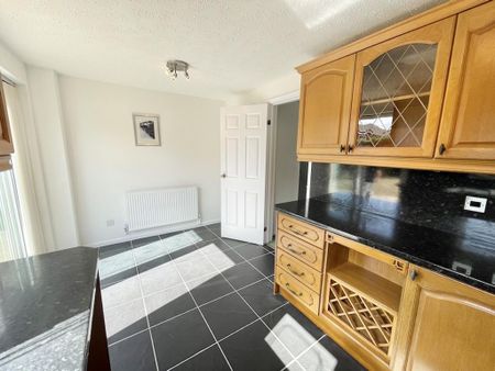 3 bedroom link detached house to rent - Photo 4